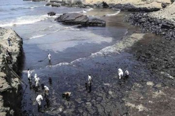 Nuevo derrame de petróleo afecta a las costas de Perú