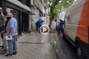 Video: susto en el centro de Rosario por una fuga de gas frente a un edificio