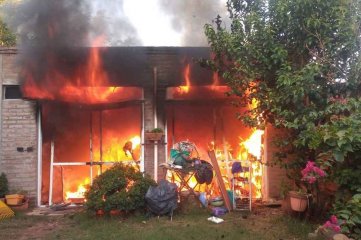 Nueve personas tuvieron que ser asistidas por un incendio en una vivienda de Córdoba