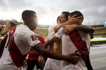 Perú venció a Colombia y se ubicó en zona de clasificación directa