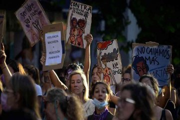 Masivas manifestaciones en Uruguay en protesta por una violación grupal