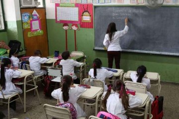 Las clases en Corrientes serán sin pase sanitario pero con barbijo obligatorio en las aulas