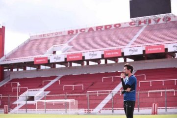 Domnguez hace su presentacin en la casa del "Diablo"
