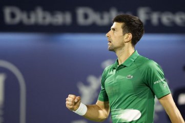 Djokovic volvió al circuito tras la polémica por la vacuna y venció al italiano Musetti