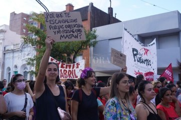 Las mujeres de Santa Fe marcharon para bajar a la provincia del podio de femicidios