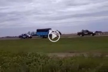 Video: increble persecucin al camionero que choc un patrullero y se dio a la fuga