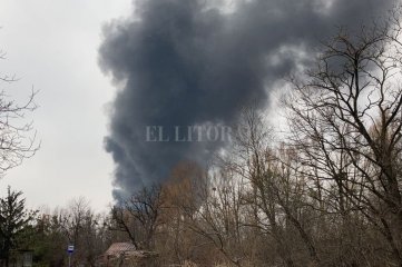 Máxima alerta: tres explosiones rompen la calma de Lviv