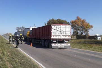 Investigan un choque en cadena de tres camiones en el sur de Santa Fe: hay un fallecido