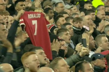 Video: emotivo homenaje de la hinchada de Liverpool a Cristiano Ronaldo