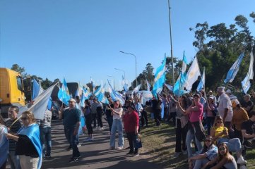 Tractorazo en Avellaneda: "Pedimos que nos saquen el pie de encima"
