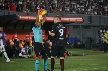 Colón reclama los puntos del partido ante Olimpia en Paraguay por Copa Libertadores