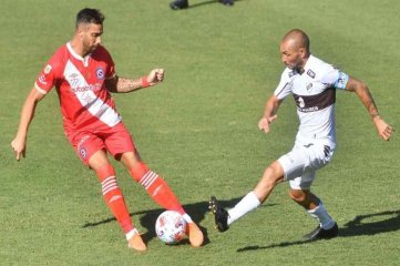 Argentinos enfrenta a Platense con el objetivo de asegurar su clasificación