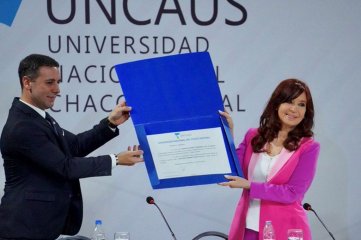 Cristina Kirchner recibi un reconocimiento en la Universidad de Chaco