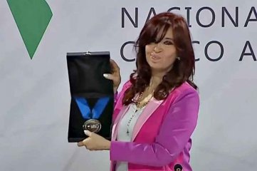 Cristina Kirchner critic a la Corte Suprema y admiti que se queda con la Constitucin de 1853