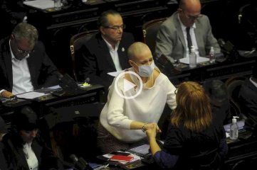 La diputada mendocina Jimena Latorres, padece cáncer y fue ovacionada en el Congreso por asistir a la sesión