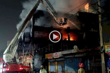 India: un voraz incendio en un edificio dejó al menos 27 muertos en Nueva Dheli -  - 