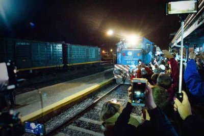 El tren volvió a subir pasajeros en San Lorenzo - 
