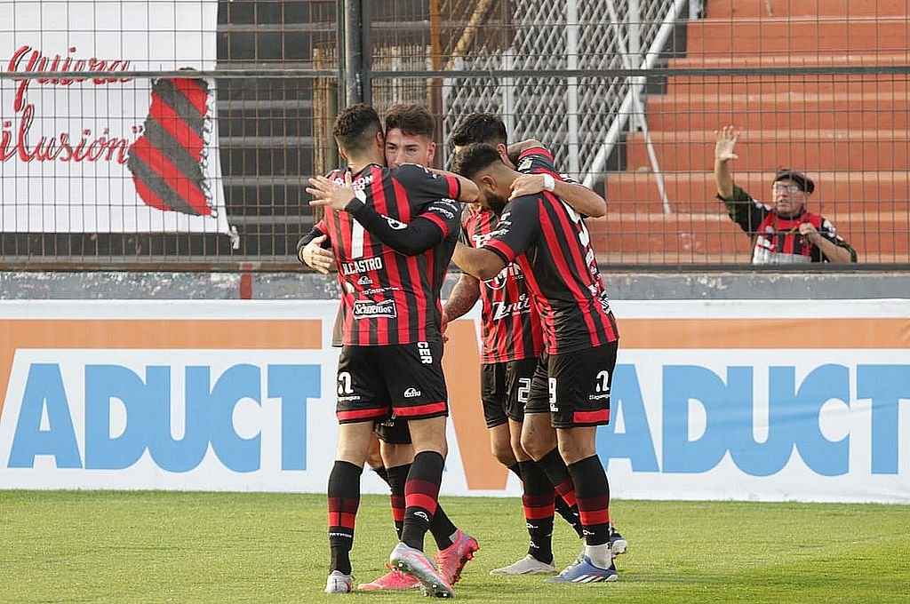 Patronato derrotó a Tigre y se aferra a una ilusión : : Mirador Provincial  : : Noticias de Santa Fe | Entre Ríos : : www.miradorprovincial.com