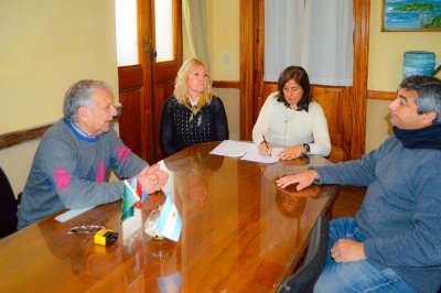 Se firmó un convenio con el instituto Gaspar Benavento para formar cuidadores de adultos mayores