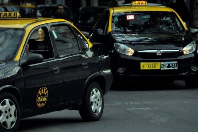 Taxistas de Rosario pretenden un aumento del 60% de la tarifa
