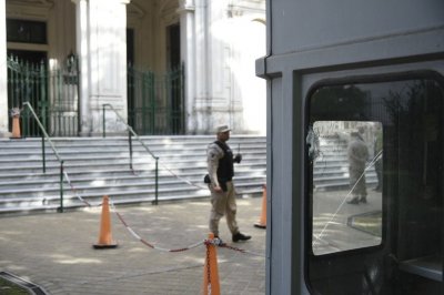Crisis extrema en Rosario: balearon el frente de los Tribunales Federales