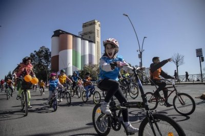 Rosario celebra la Semana de la Movilidad con una bicicleteada - Cabe destacar que esta iniciativa se lleva adelante de manera conjunta con la Ciudad de las Niñas y Niños, el Ente de la Movilidad y Calle Recreativa.
