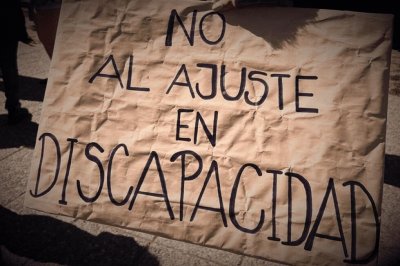 Trabajadores de la salud del área de discapacidad protestaron en Paraná - 