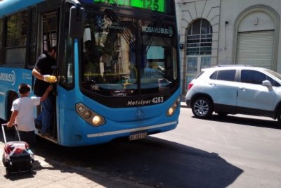 Tras la aprobación del Concejo, volverá a aumentar el boleto de colectivo en Rosario - Lo aprobado este jueves permite que se aumente la tarifa únicamente durante febrero.