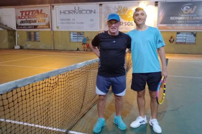 Bautista Lorenzo: "Dentro de la cancha somos mi raqueta y yo contra todo" - Bautista y su entrenador, Roberto Galeano.