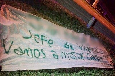 Escalofriantes amenazas en "trapos" que aparecieron en la ciudad de Rosario - El mensaje amenazante posteado por la ministra de seguridad de la Nacin, Patricia Bullrich. "Nadie da un paso atrs", dispar la funcionaria.