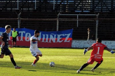 Cmo les fue a los equipos santafesinos en el ascenso - El Matador gole 3 a 0 a Lamadrid.